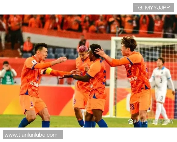 恒大与鲁能激战正酣双方争夺激烈战报回顾与精彩瞬间分析